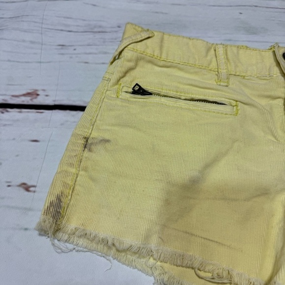 FP FREE PEOPLE CORDUROY SHORT SHORTS in yellow size 24 distressed dirty look Guc - Picture 15 of 15